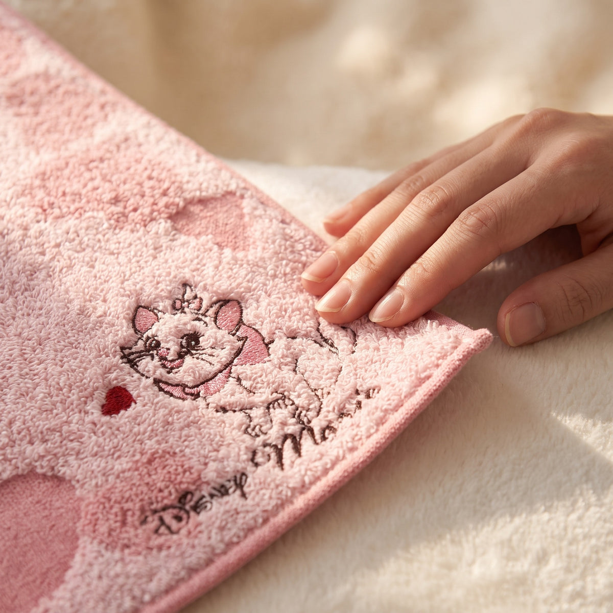 Marie Fashionable Cat Mini Handtuch Heart – Detail