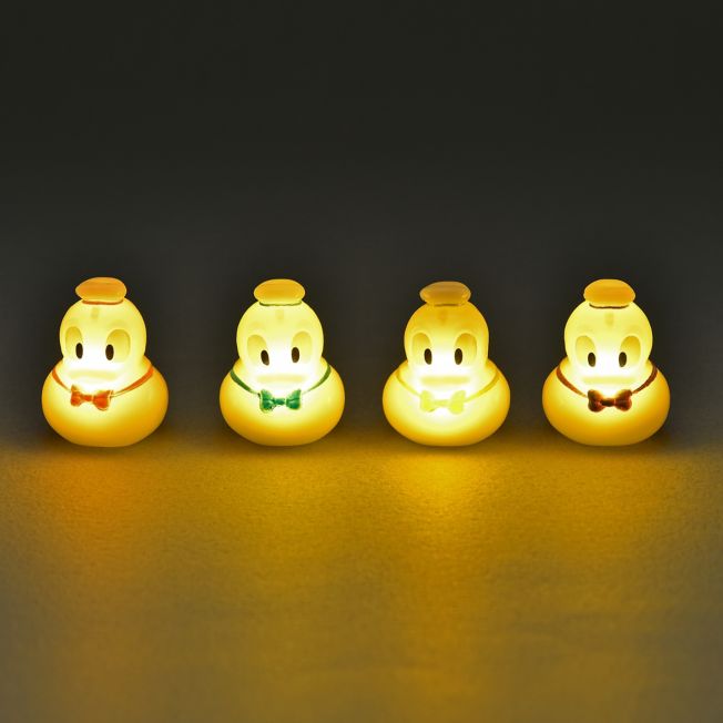 Disney Store - Geheime Badekugel mit leuchtender Entenmascotte - Badezusatz Japan Disney Store