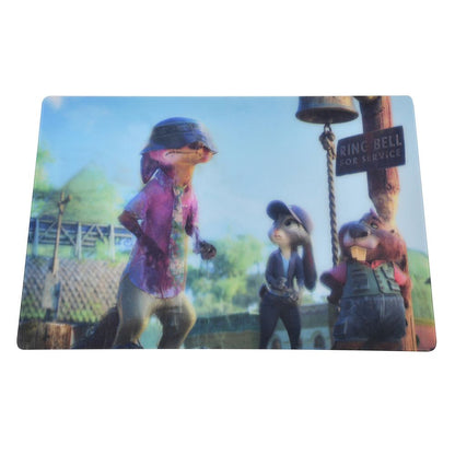 Zootopia 2 Lenticular Postkarte – Nick Wilde, Judy Hopps & Nibbles Maplestick – Marsh Market Szene