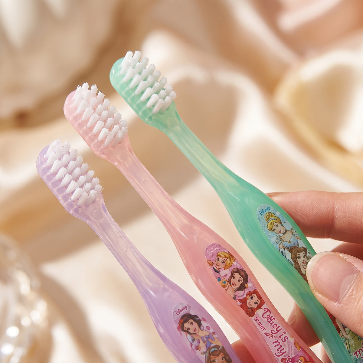 Prinzessin Zahnbürste 3er-Pack mit Kappe – Detail
