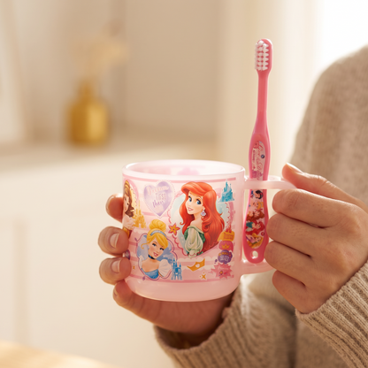 Prinzessin Becher & Zahnbürste – Hände