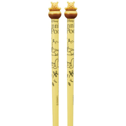 Winnie Puuh Essstäbchen 21 cm mit Maskottchen, Holz – Produktbild